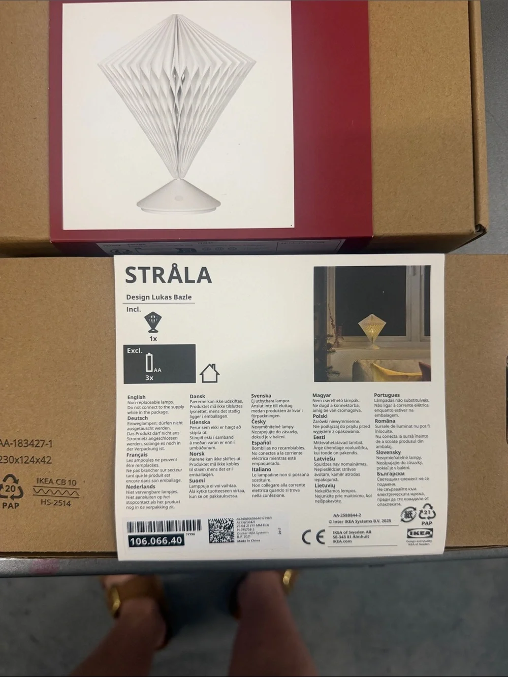 STRALA White Paper Table Lamp - White